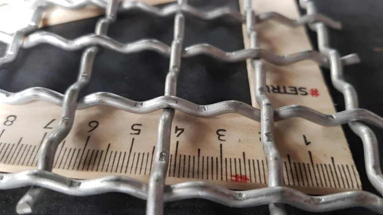 #32 Тканая сложно рифленая. Ячейка 20х20х3мм.