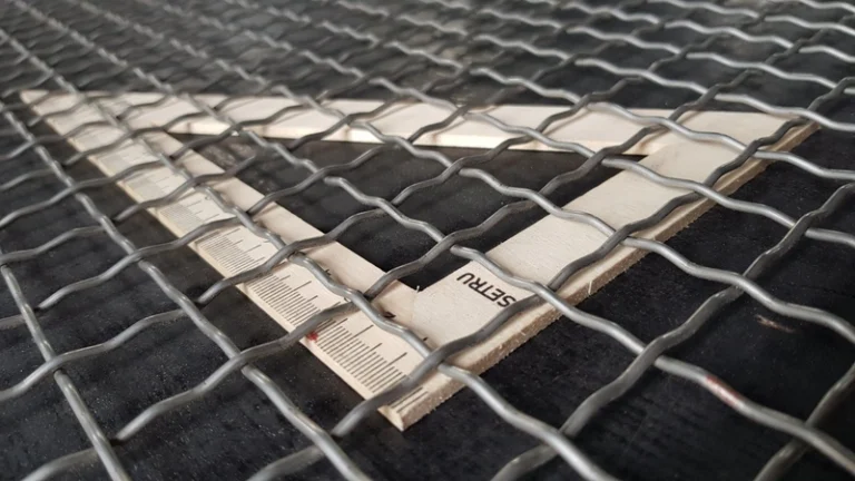 #32 Тканая сложно рифленая. Ячейка 20х20.