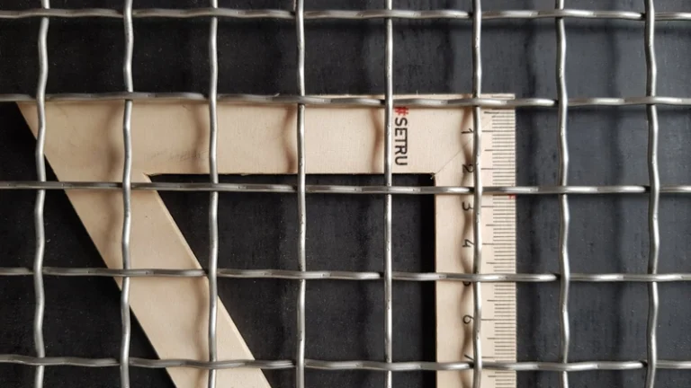 #32 Тканая сложно рифленая. Ячейка 20х20х2мм.