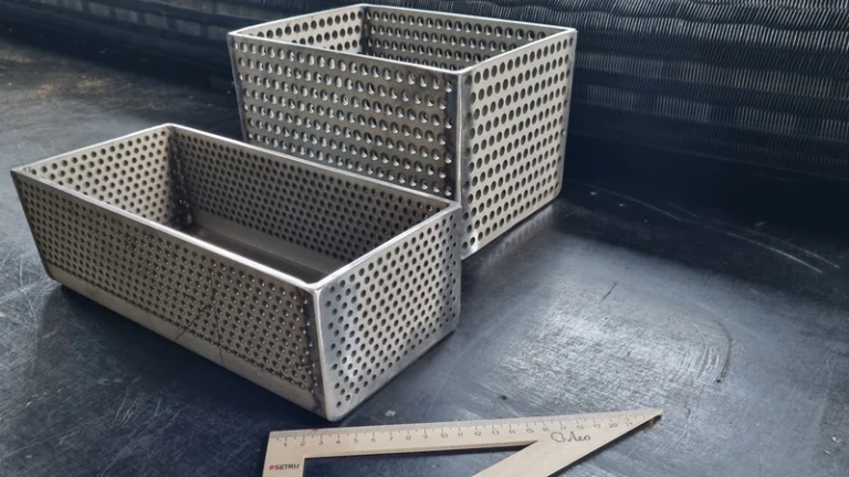 Корзина перфорированная жаропрочная отверстия Д4 и Д8